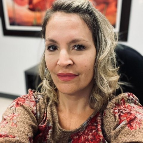 Meet your Posher, Stephanie - Picture 1 of 1